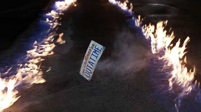 Tu meurs brûlé(e) à cause de la DeLorean