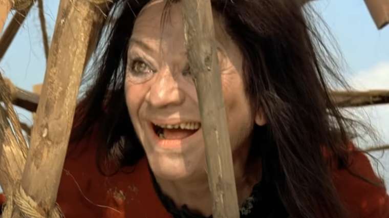 La sorcière te jette un mauvais sort